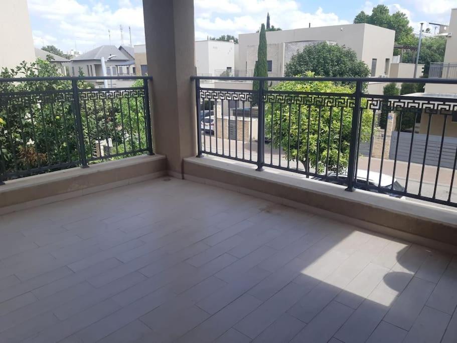 Adorable 3 Bedroom Brenner "Hill" Suite Giv'at Brenner Exterior foto